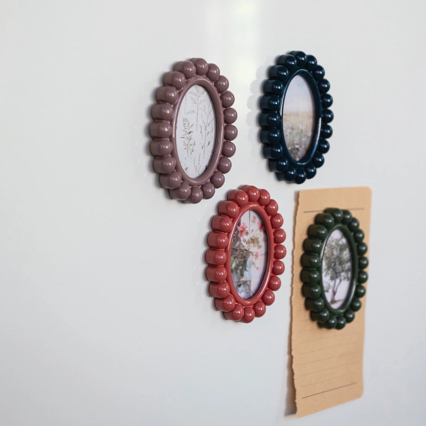 Oval Photo Frame Magnet, Feathered Farmhouse