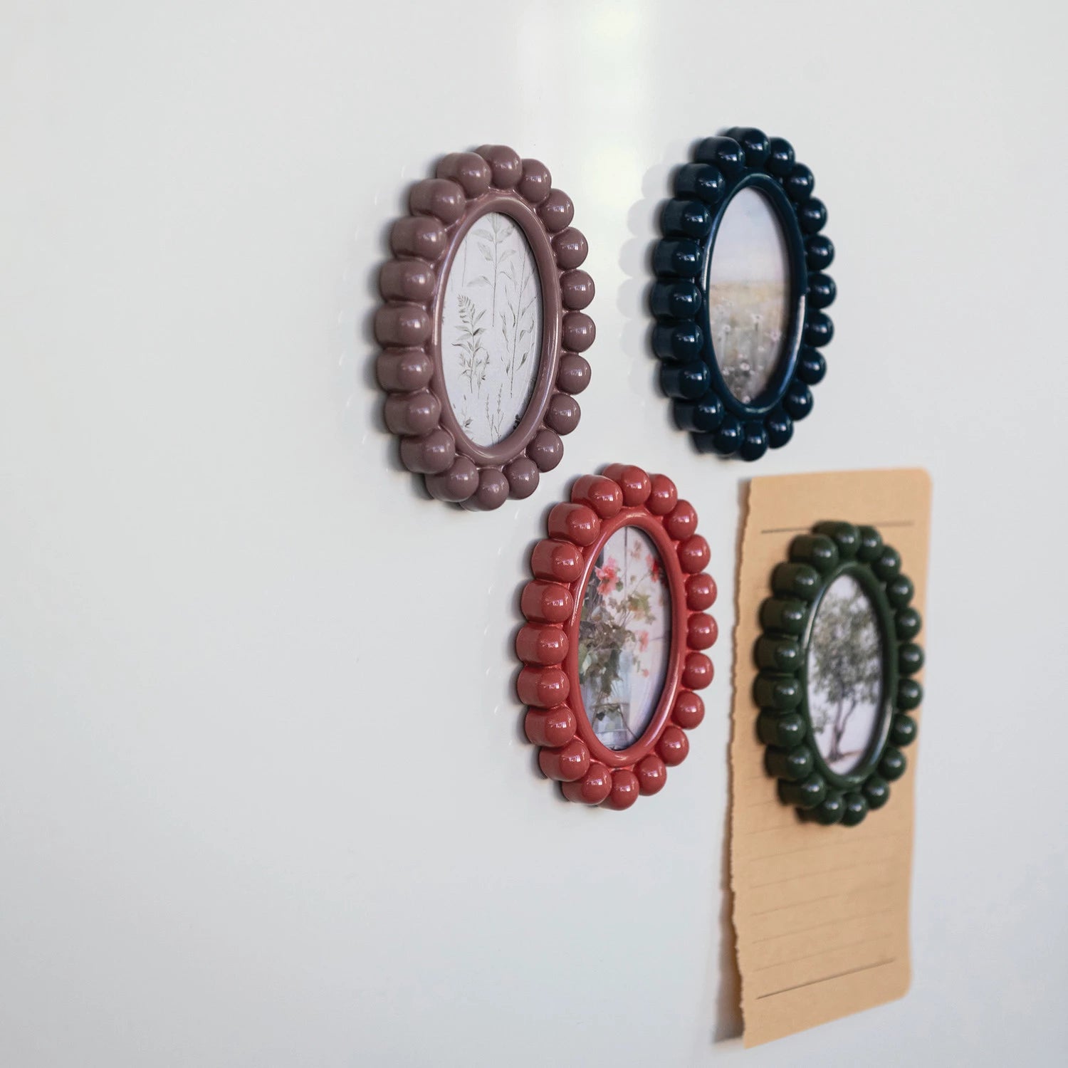 Oval Photo Frame Magnet, Feathered Farmhouse