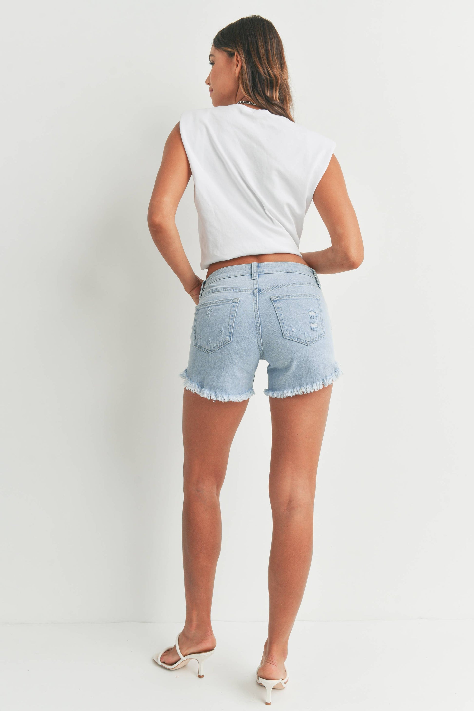Curved Fray Hem Short, Feathered Farmhouse