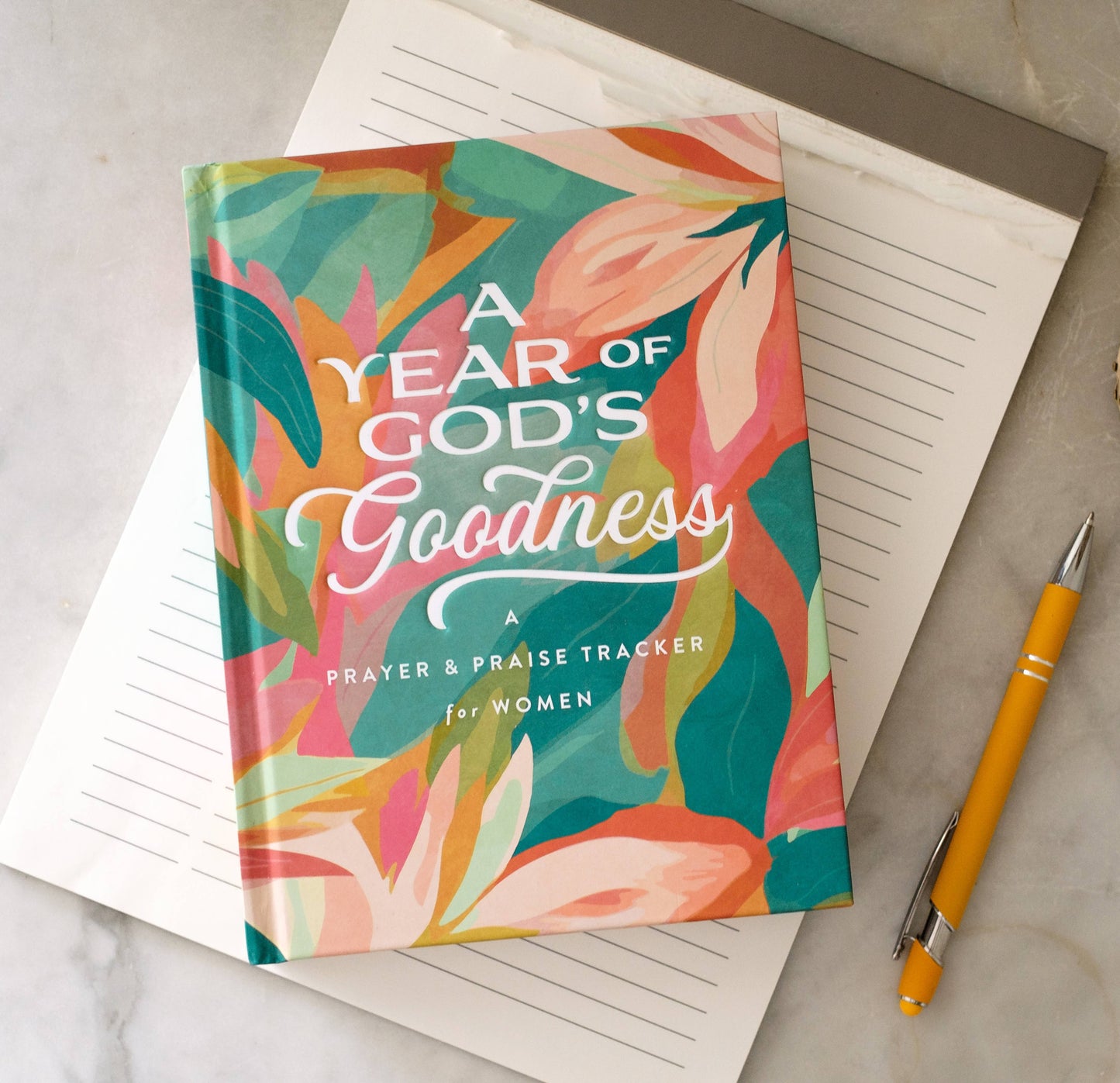A Year of God's Goodness: A Prayer & Praise Tracker for Women, Feathered Farmhouse