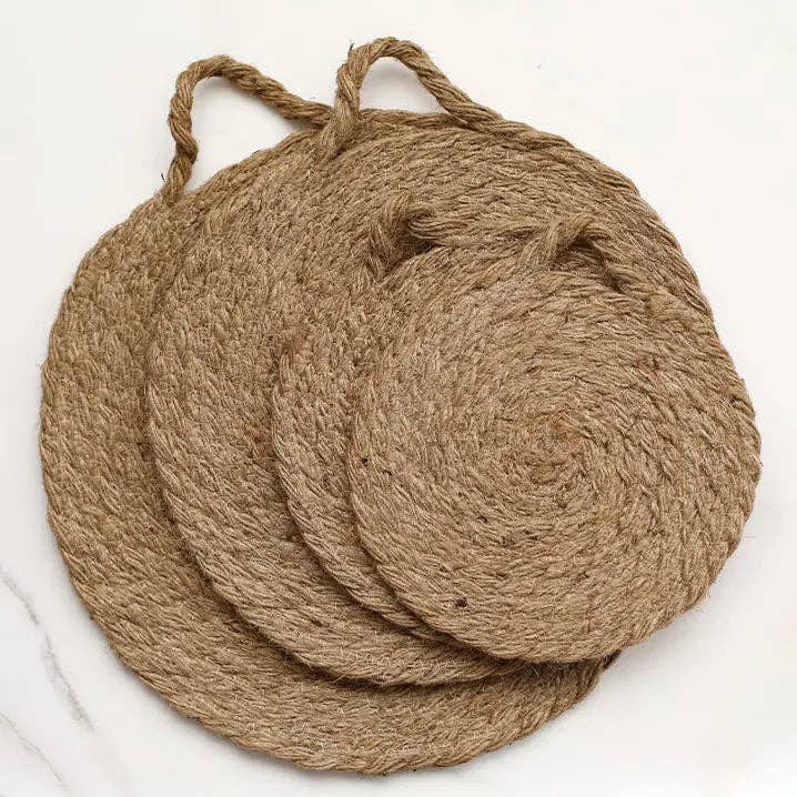 Round Woven Natural Trivets with Handle, Feathered Farmhouse