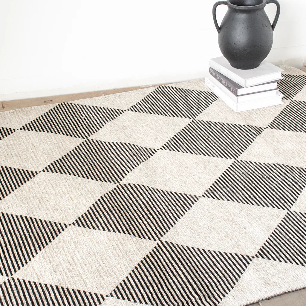 Diamond Rug – The Feathered Farmhouse