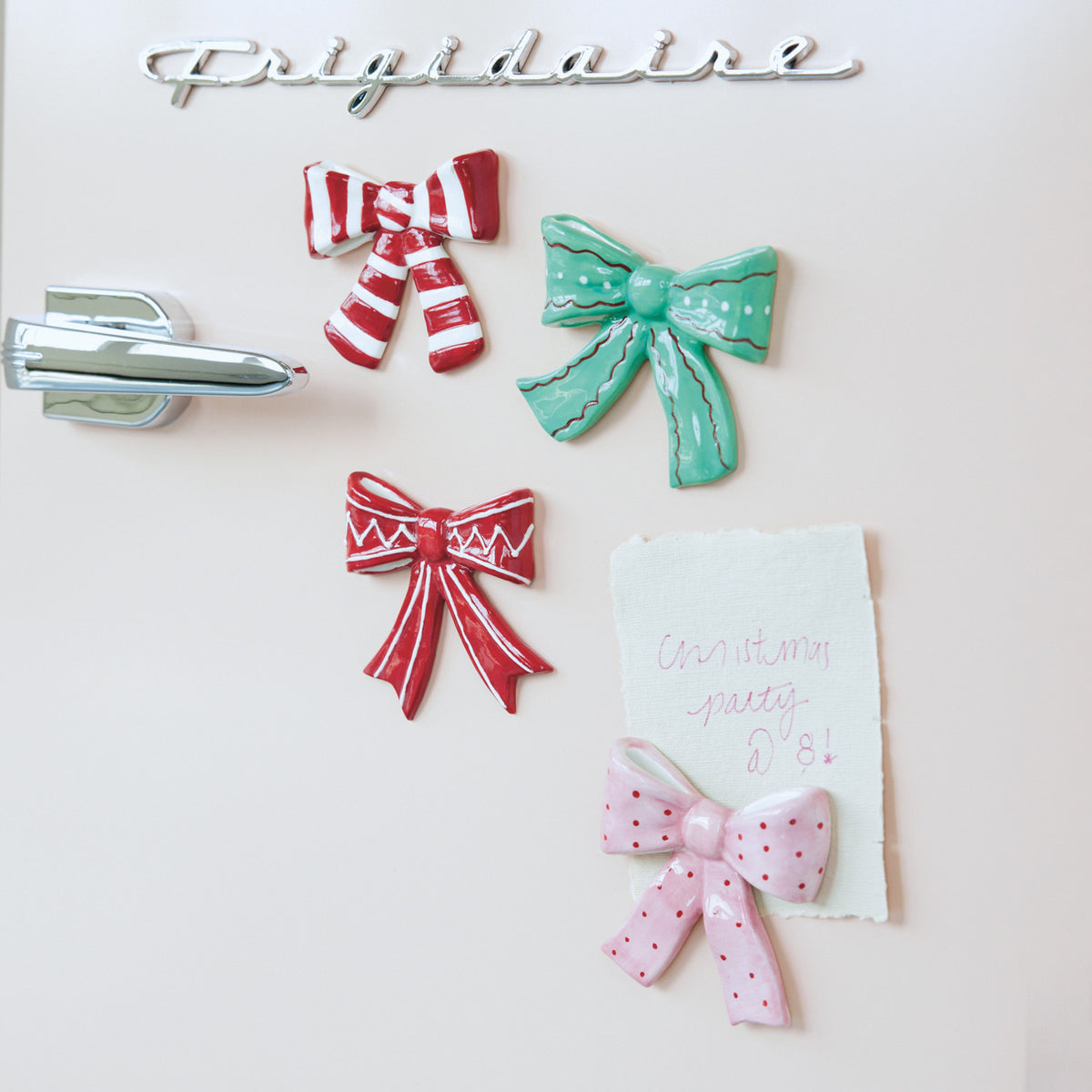 Bow Magnet, Feathered Farmhouse