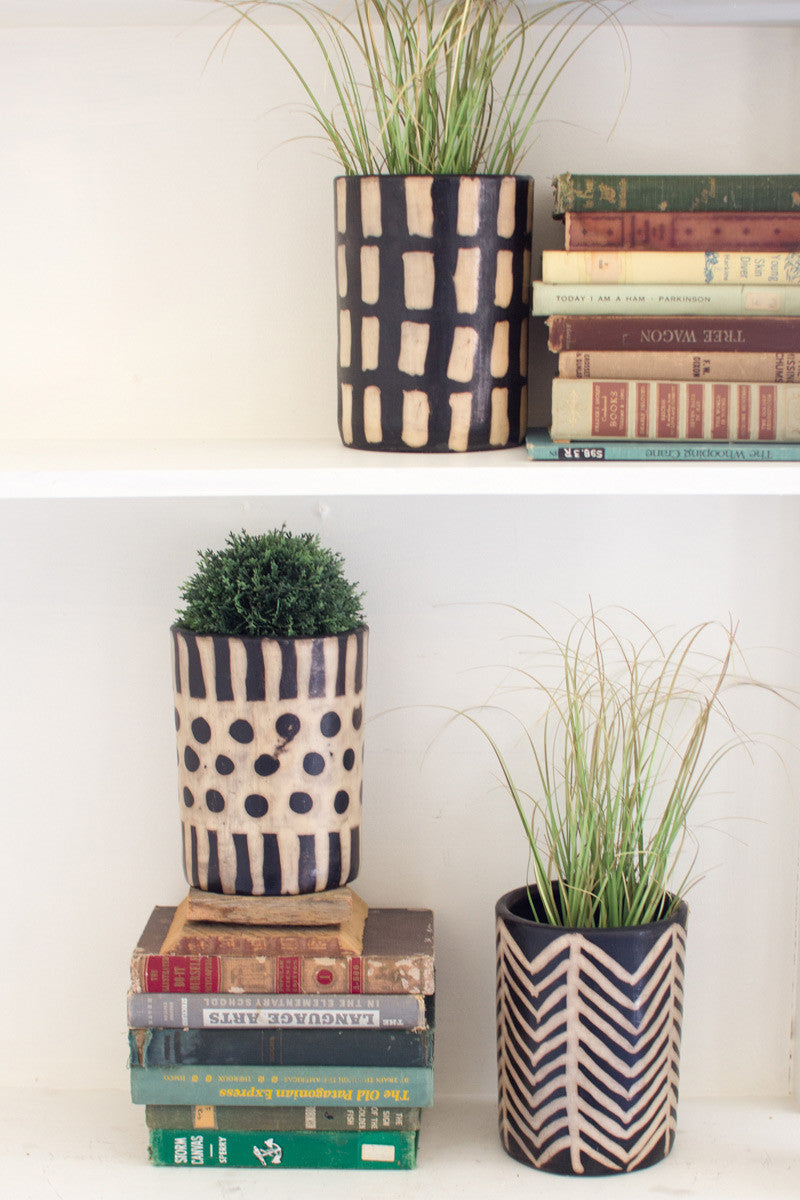 Black + White Clay Pot, The Feathered Farmhouse