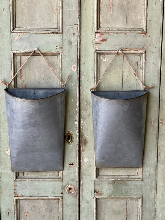 Metal Hanging Pocket