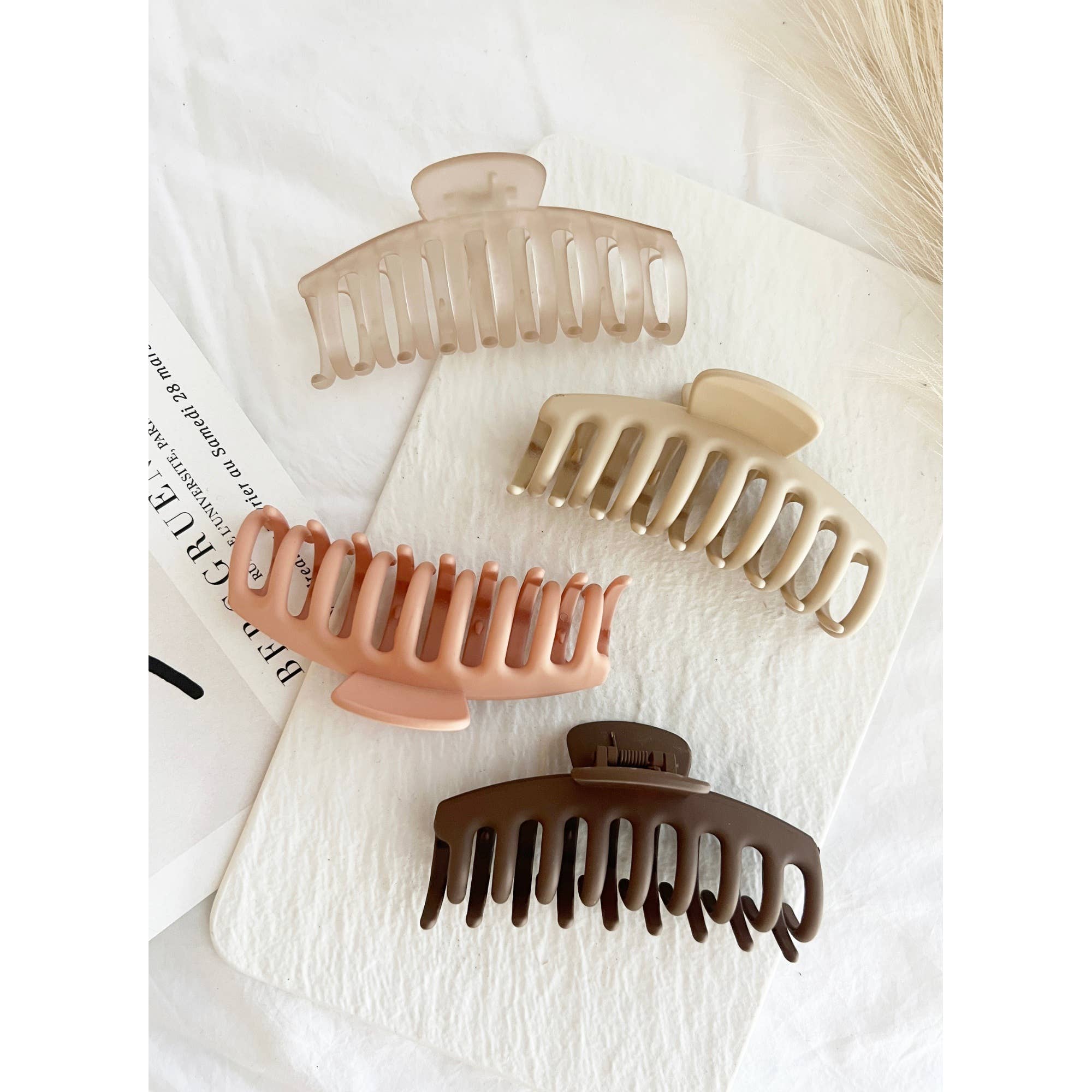 Matte Jumbo Hair Clips – The Feathered Farmhouse